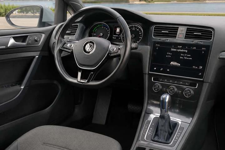 Hvid VW Golf fra 2017
