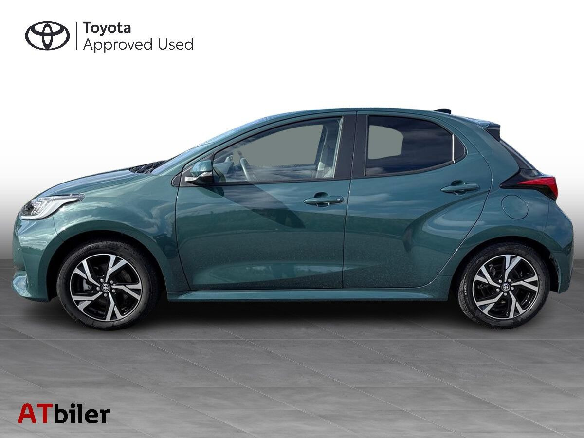 Grøn Toyota Yaris fra 2025