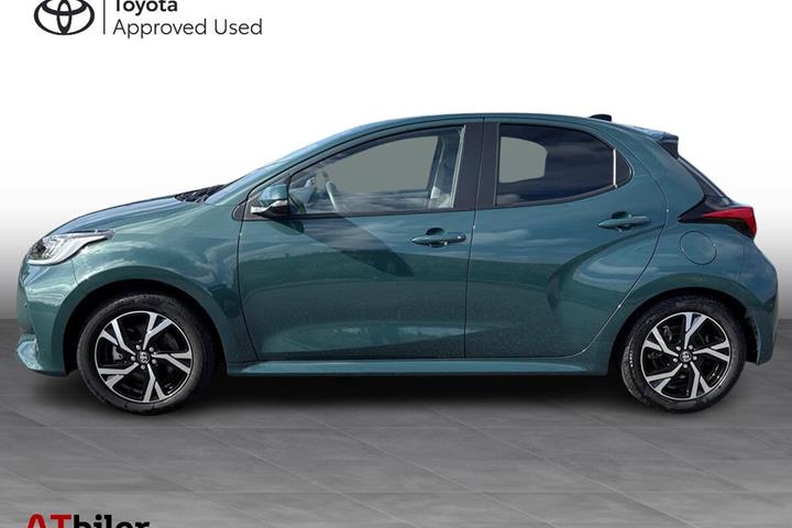 Grøn Toyota Yaris fra 2025