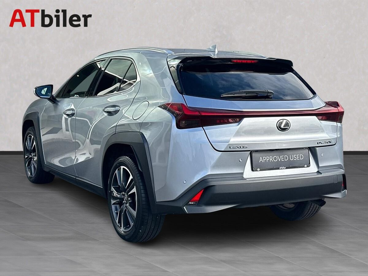 undefined Lexus UX fra 2023 set udefra