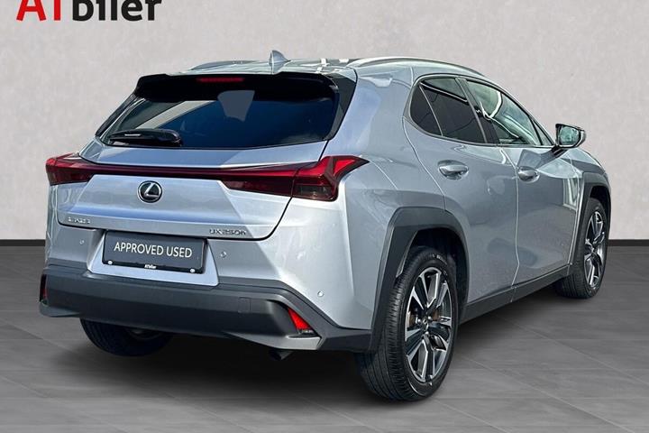 undefined Lexus UX fra 2023 set udefra
