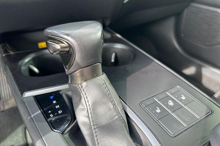 undefined Lexus UX fra 2023 set indefra