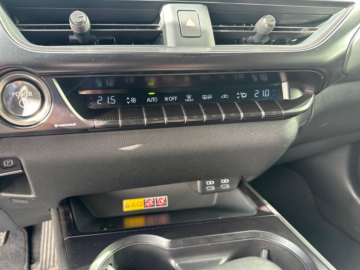 undefined Lexus UX fra 2023 set indefra
