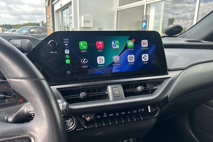 undefined Lexus UX fra 2023