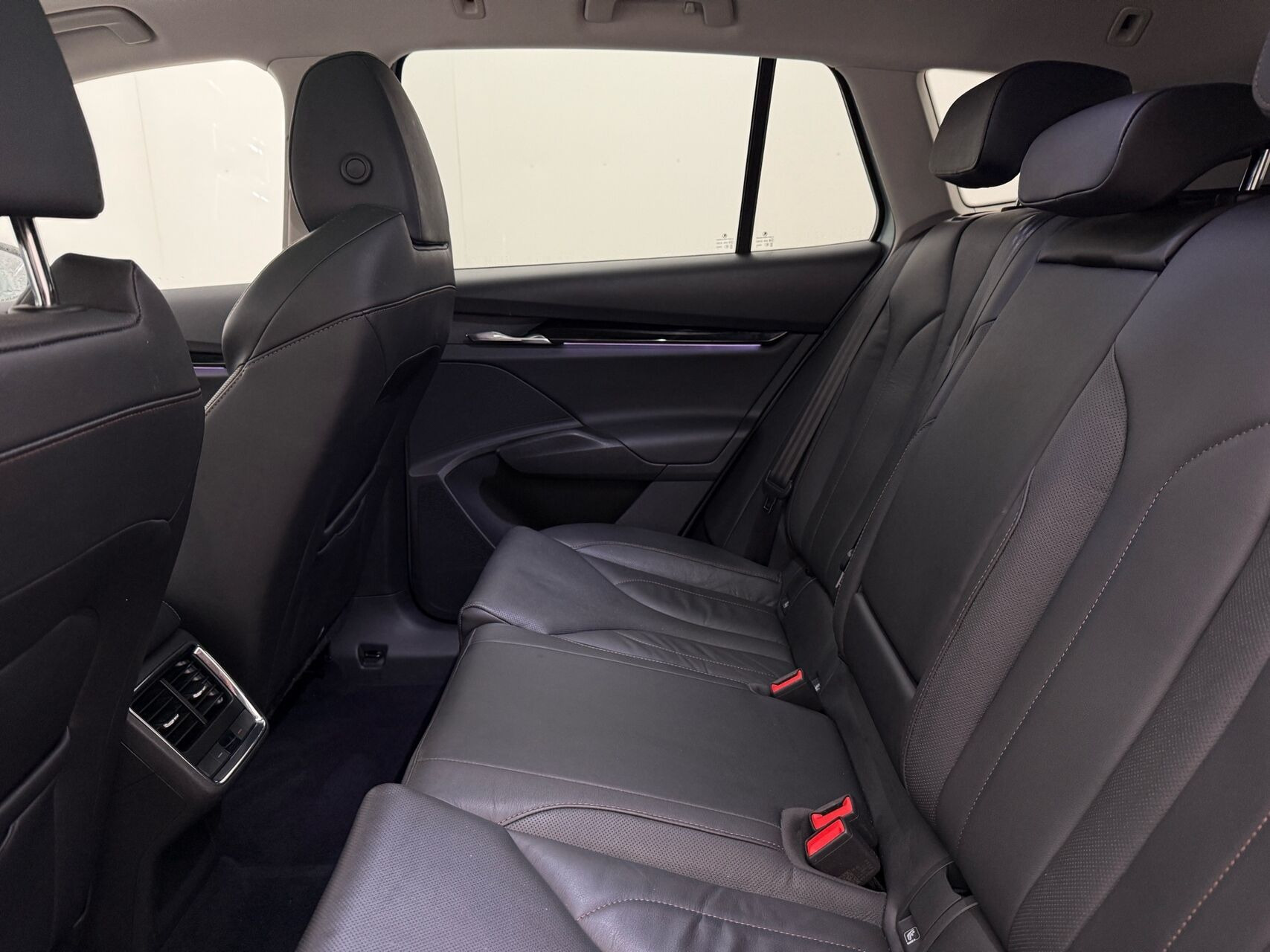 Sølv Skoda Enyaq fra 2021