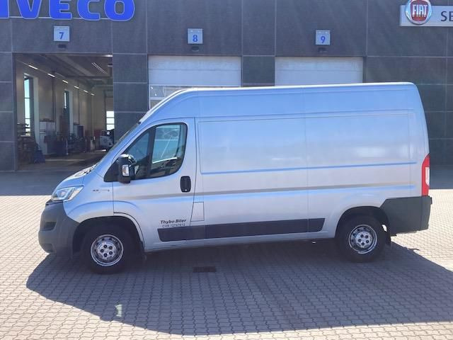 Sølv Fiat Ducato fra 2017