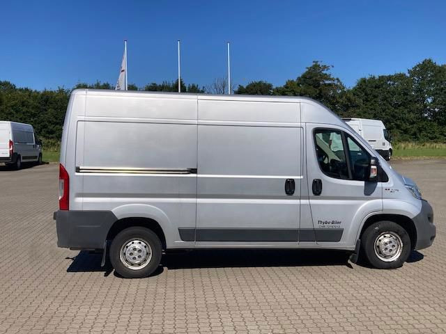 Sølv Fiat Ducato fra 2017