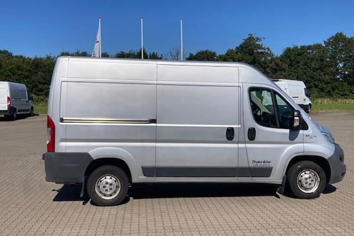 Sølv Fiat Ducato fra 2017