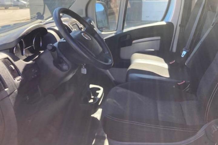 Sølv Fiat Ducato fra 2017