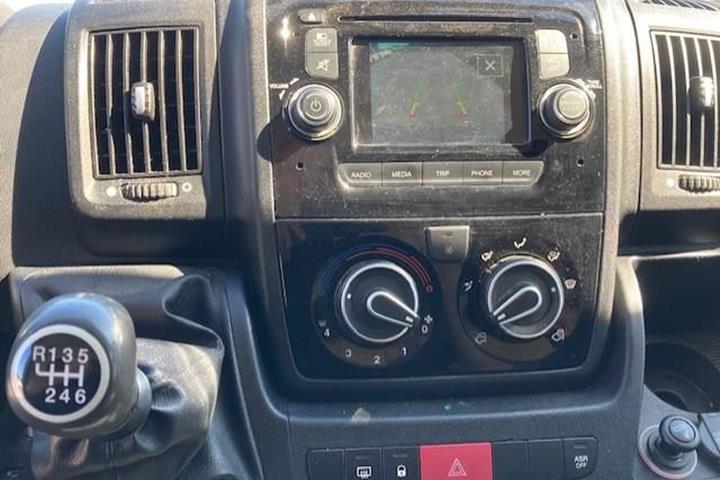 Sølv Fiat Ducato fra 2017