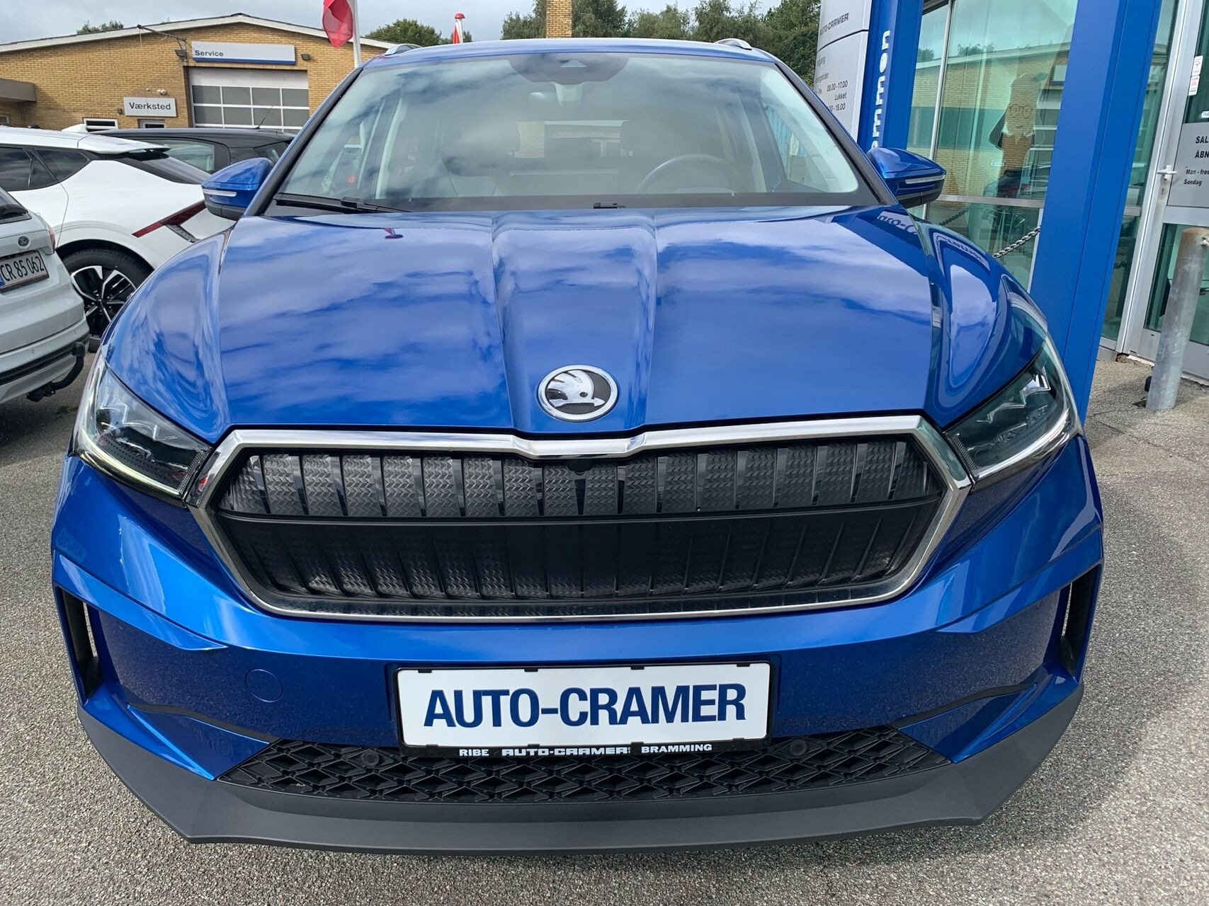 Blå Skoda Enyaq fra 2023