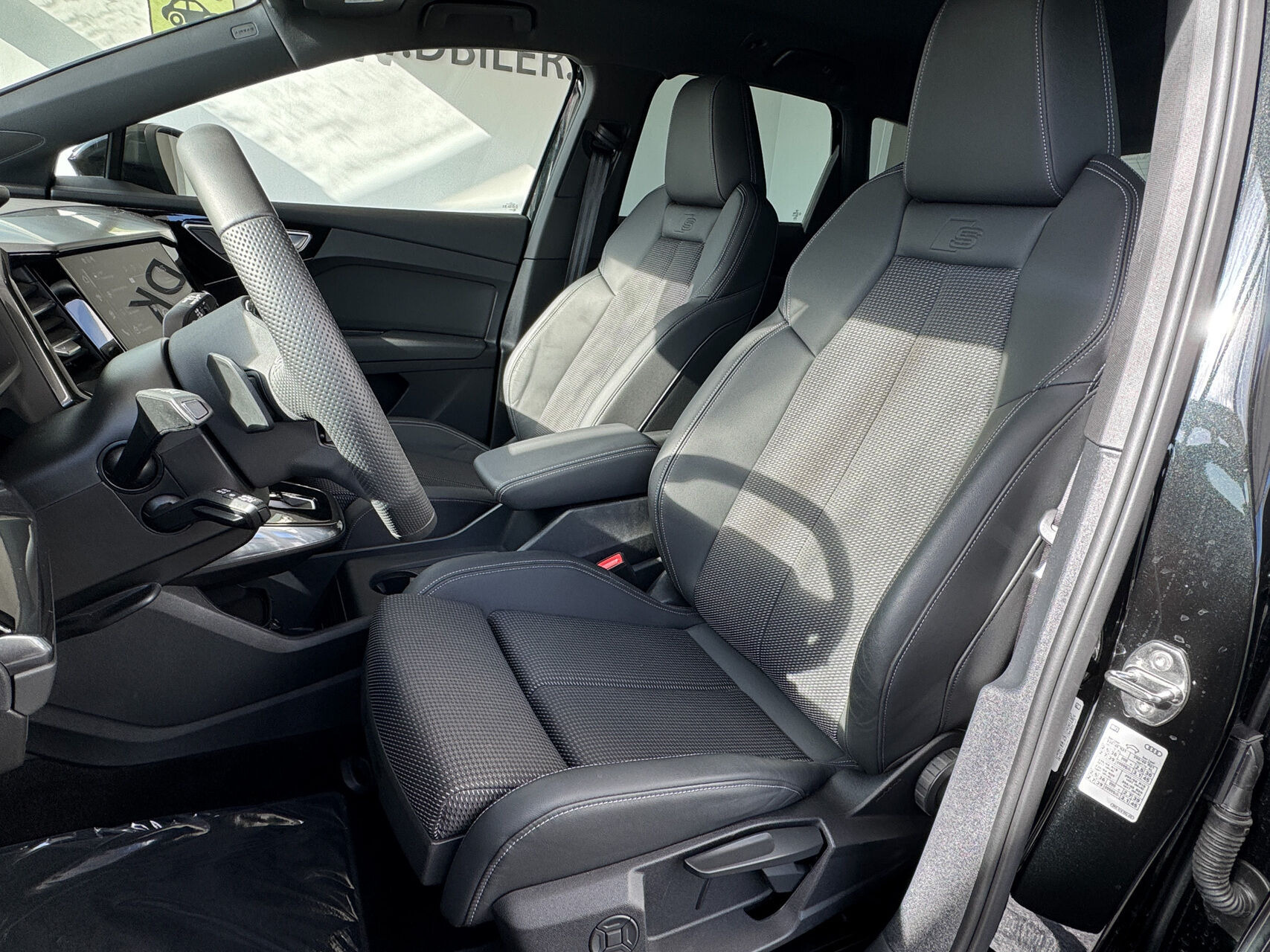 Sort Audi Q4 fra 2025