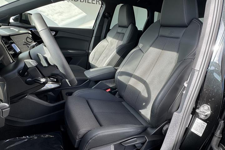 Sort Audi Q4 fra 2025