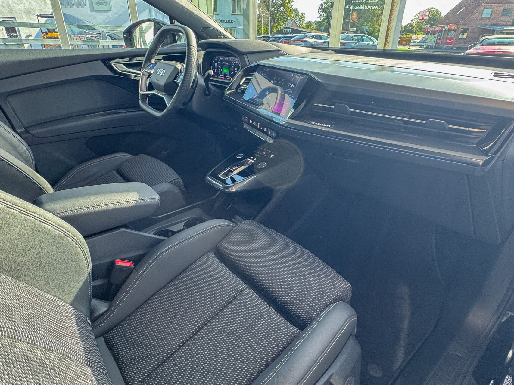 Sort Audi Q4 fra 2025