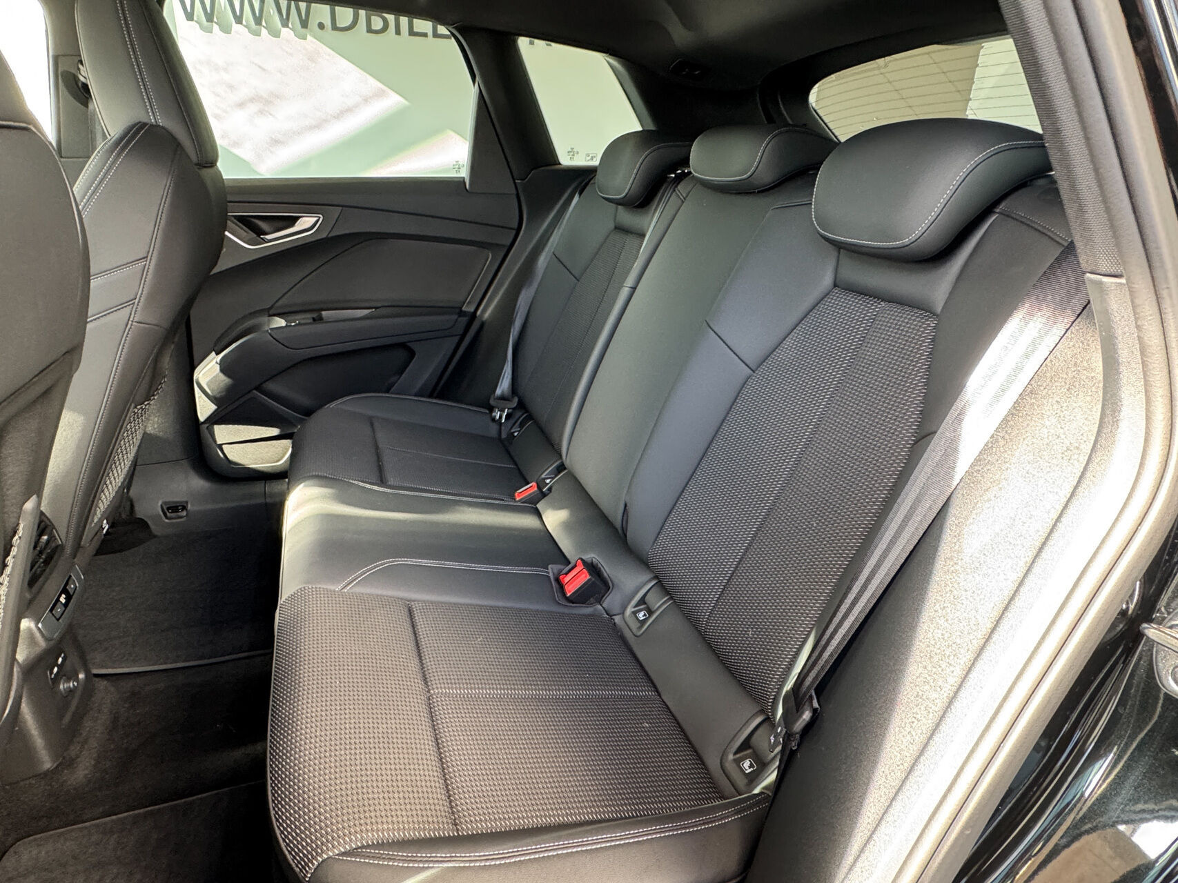 Sort Audi Q4 fra 2025
