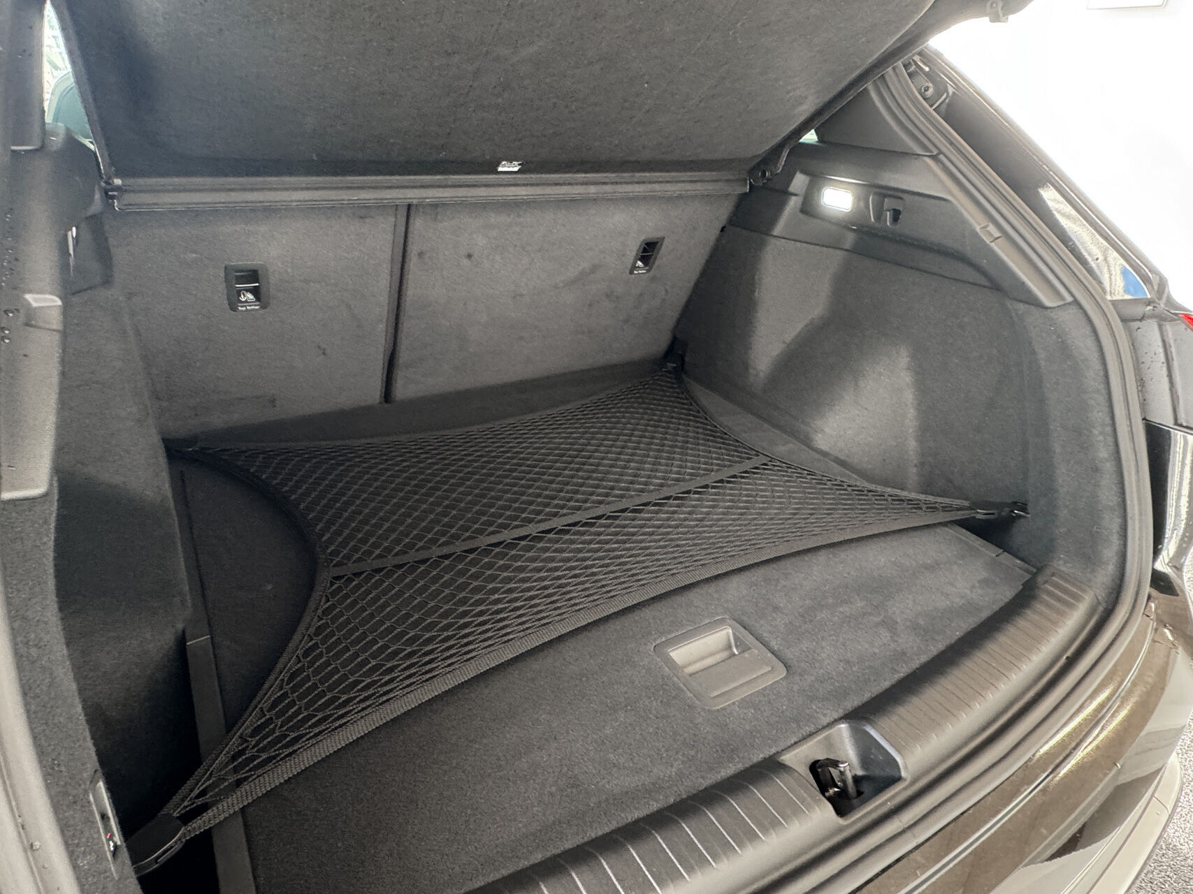Sort Audi Q4 fra 2025