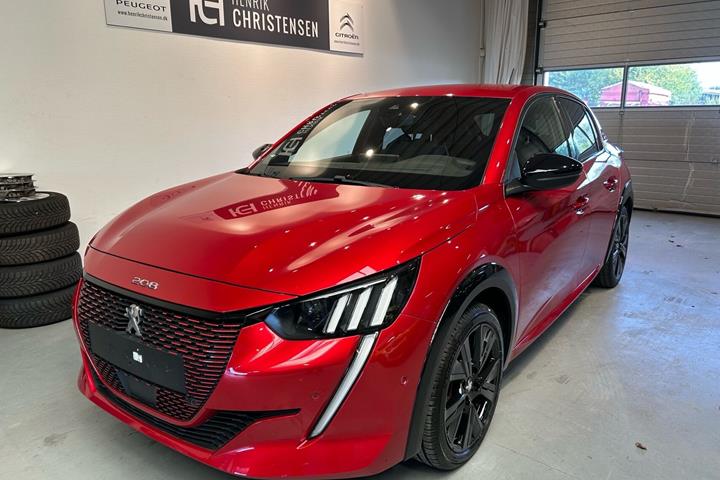 Rød Peugeot e-208 fra 2023