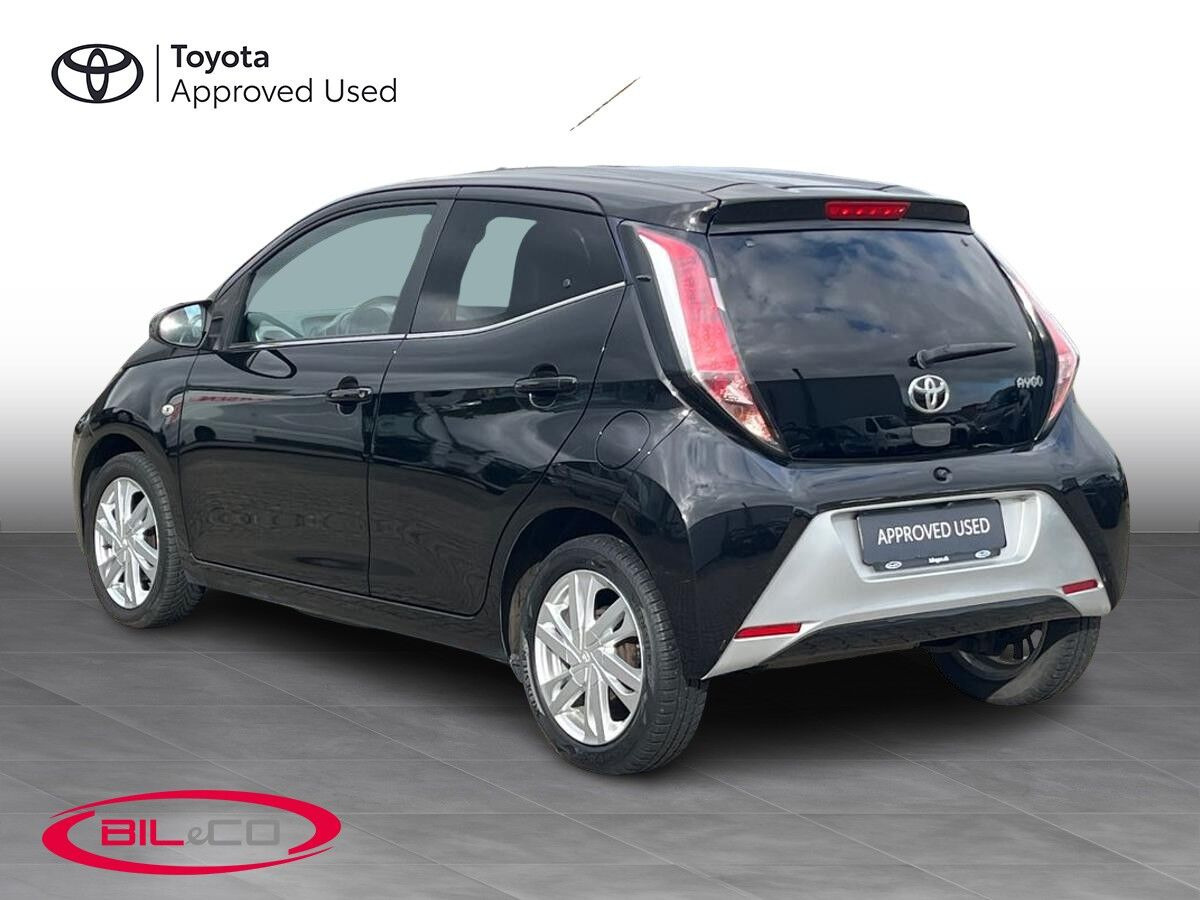 Sort Toyota Aygo fra 2017