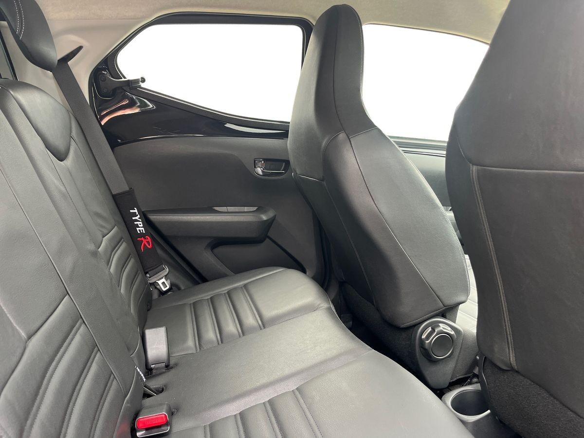 Sort Toyota Aygo fra 2017
