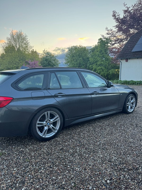 undefined BMW 330i fra 2019