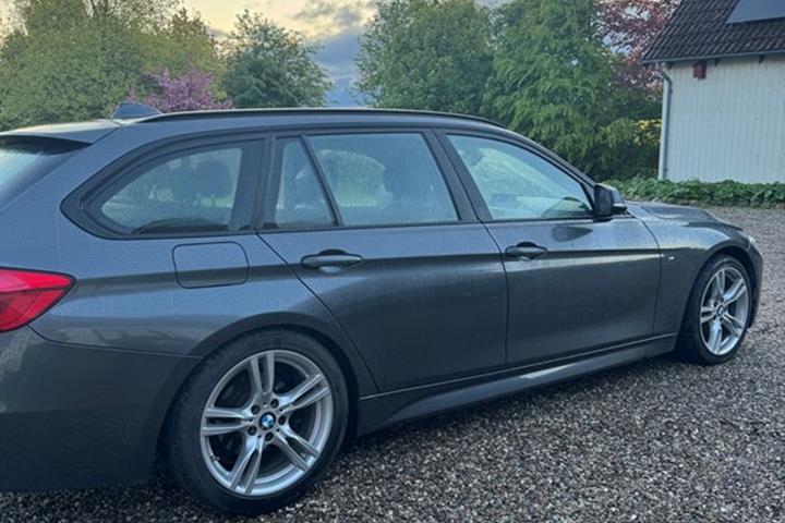 undefined BMW 330i fra 2019