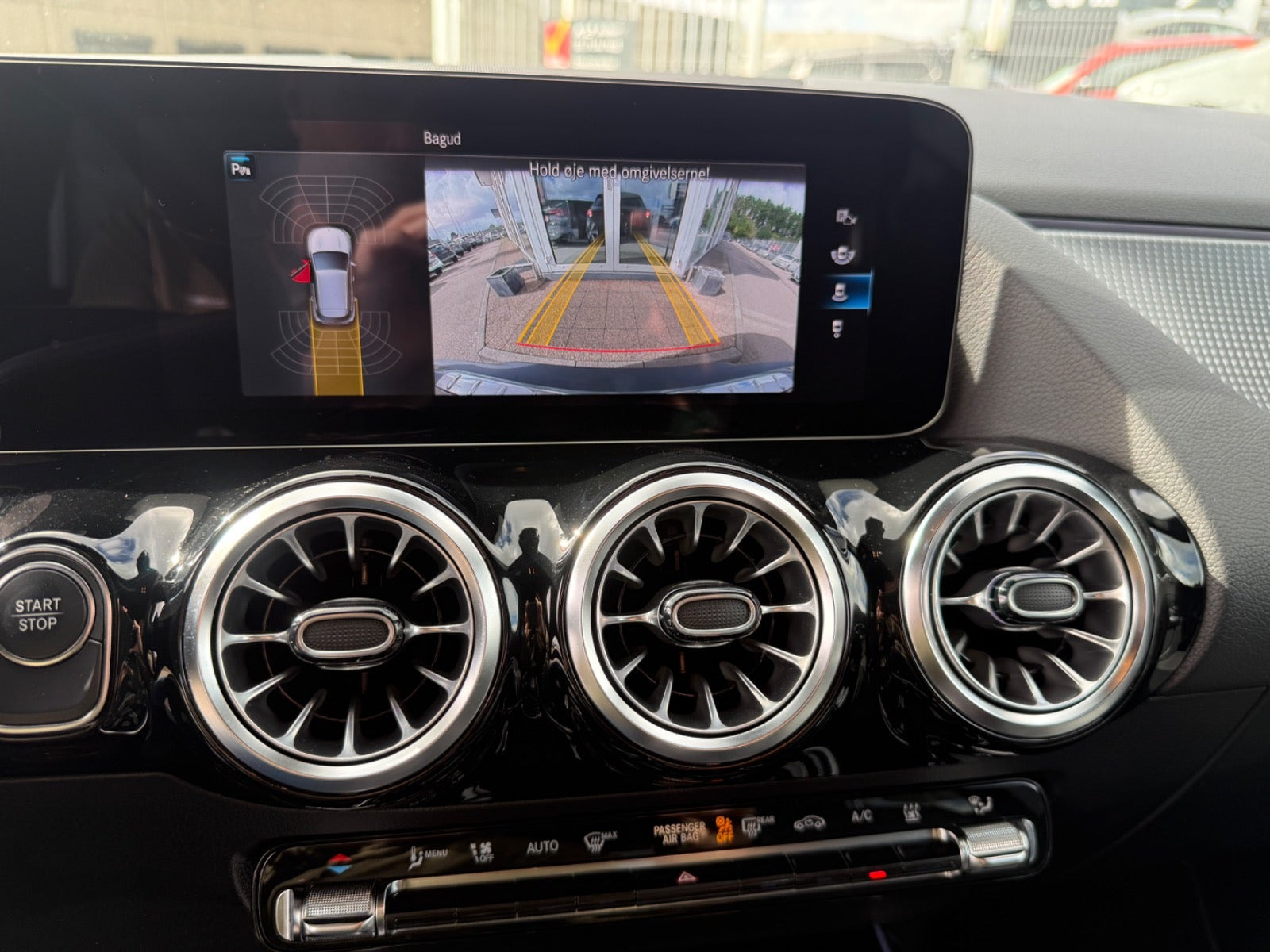 Grå Mercedes EQA250+ fra 2023
