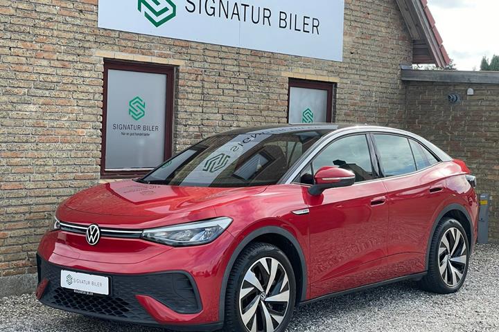 Rød VW ID.5 fra 2023 set udefra