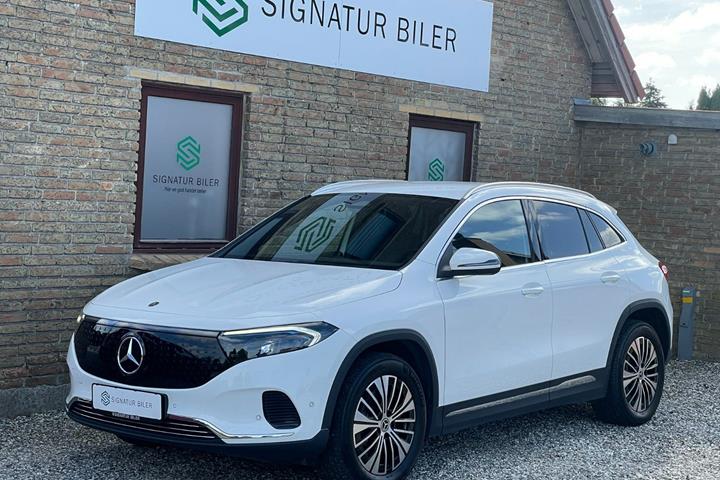 Hvid Mercedes EQA250+ fra 2024 set udefra