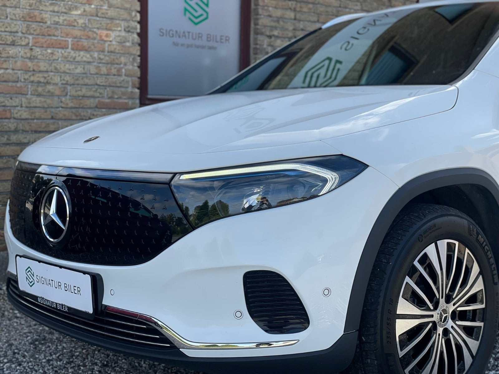 Hvid Mercedes EQA250+ fra 2024