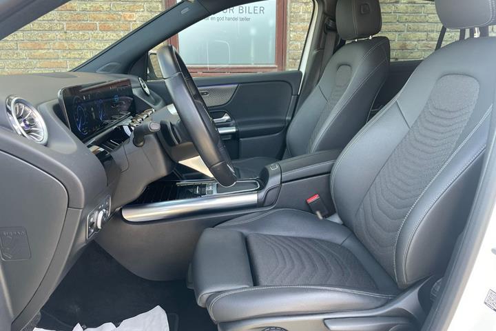 Hvid Mercedes EQA250+ fra 2024