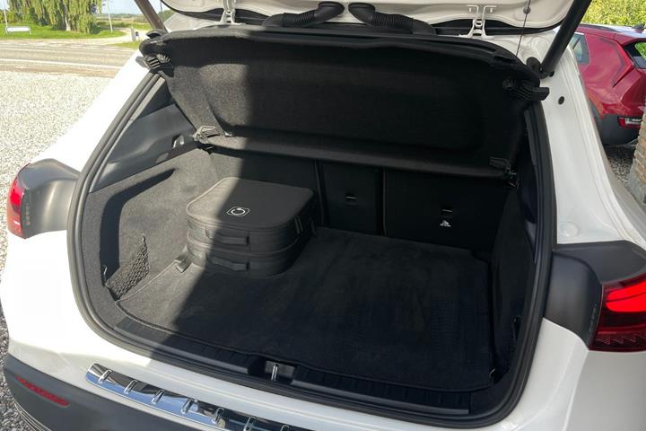 Hvid Mercedes EQA250+ fra 2024