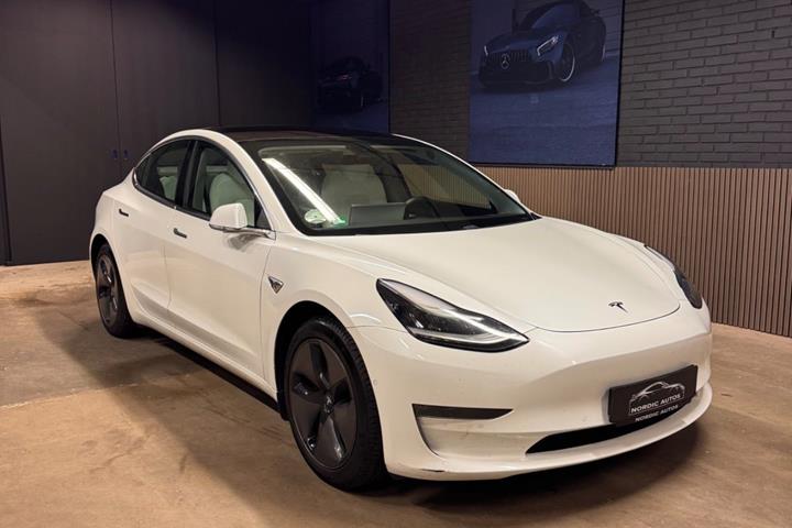 Hvid Tesla Model 3 fra 2020
