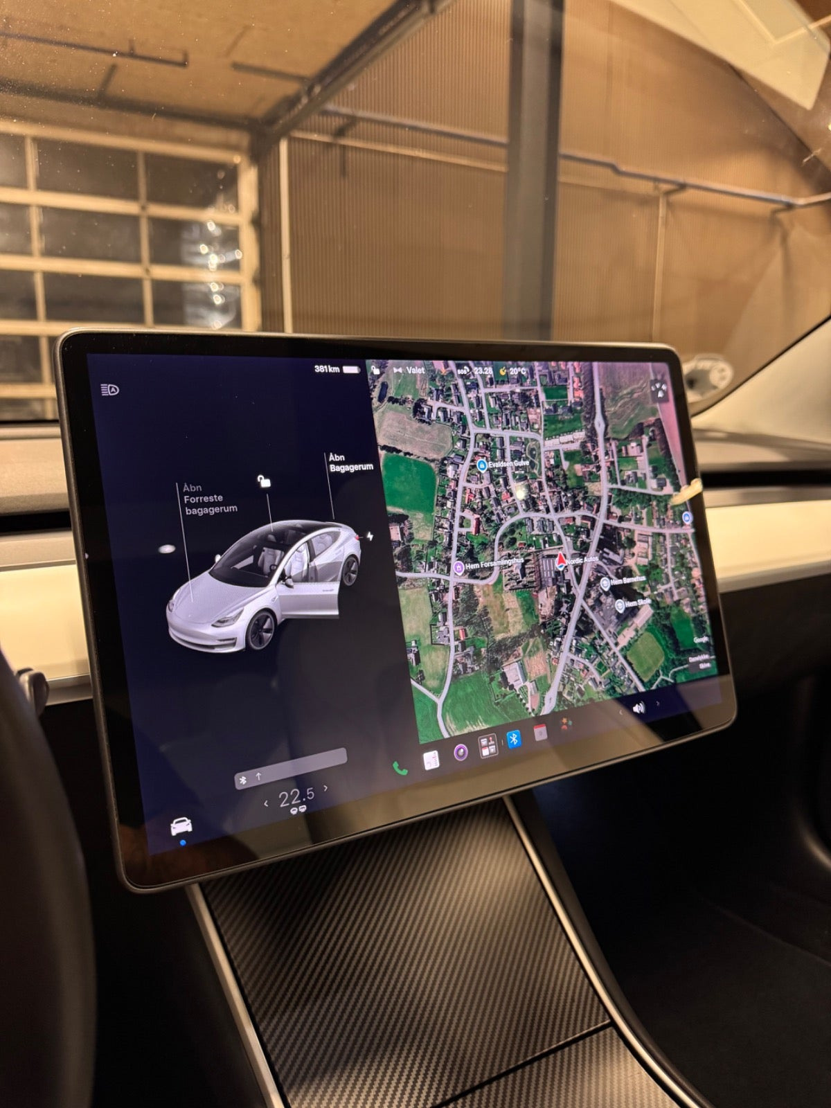 Hvid Tesla Model 3 fra 2020