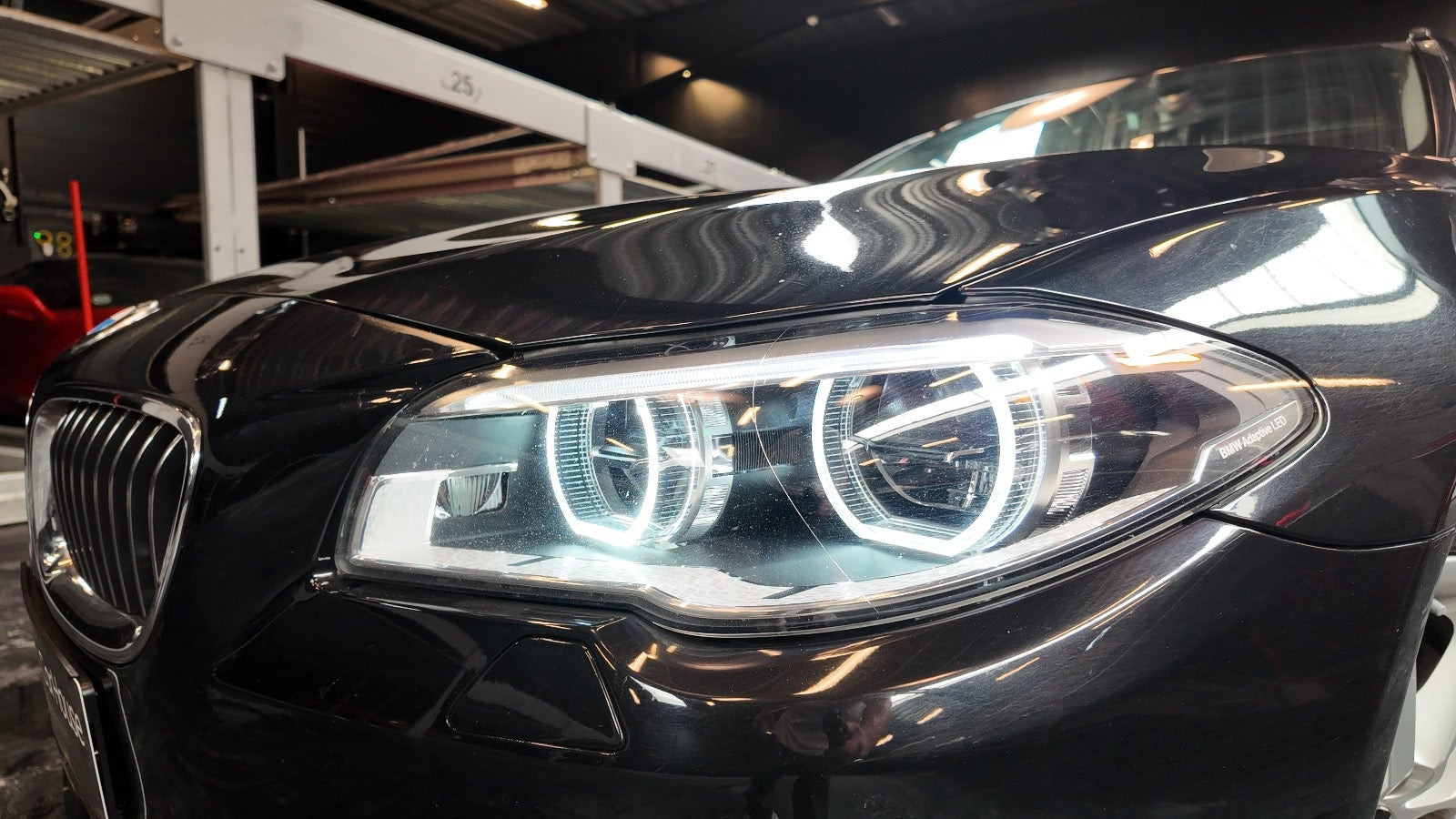 Sort BMW 530d fra 2016