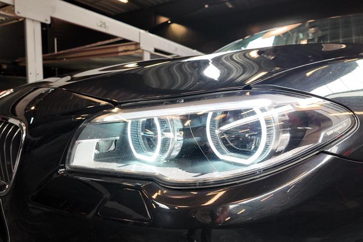 Sort BMW 530d fra 2016
