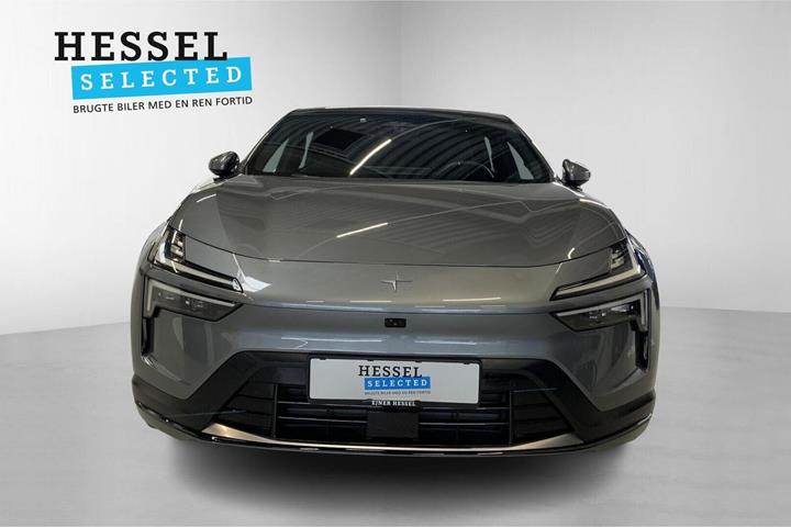 Hvid Polestar 4 fra 2025