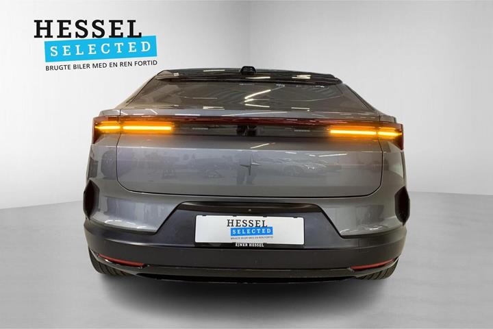Hvid Polestar 4 fra 2025