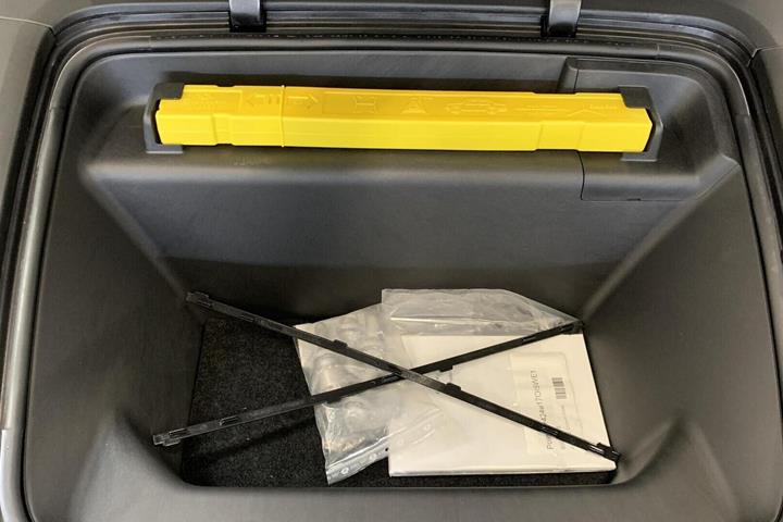 Hvid Polestar 4 fra 2025