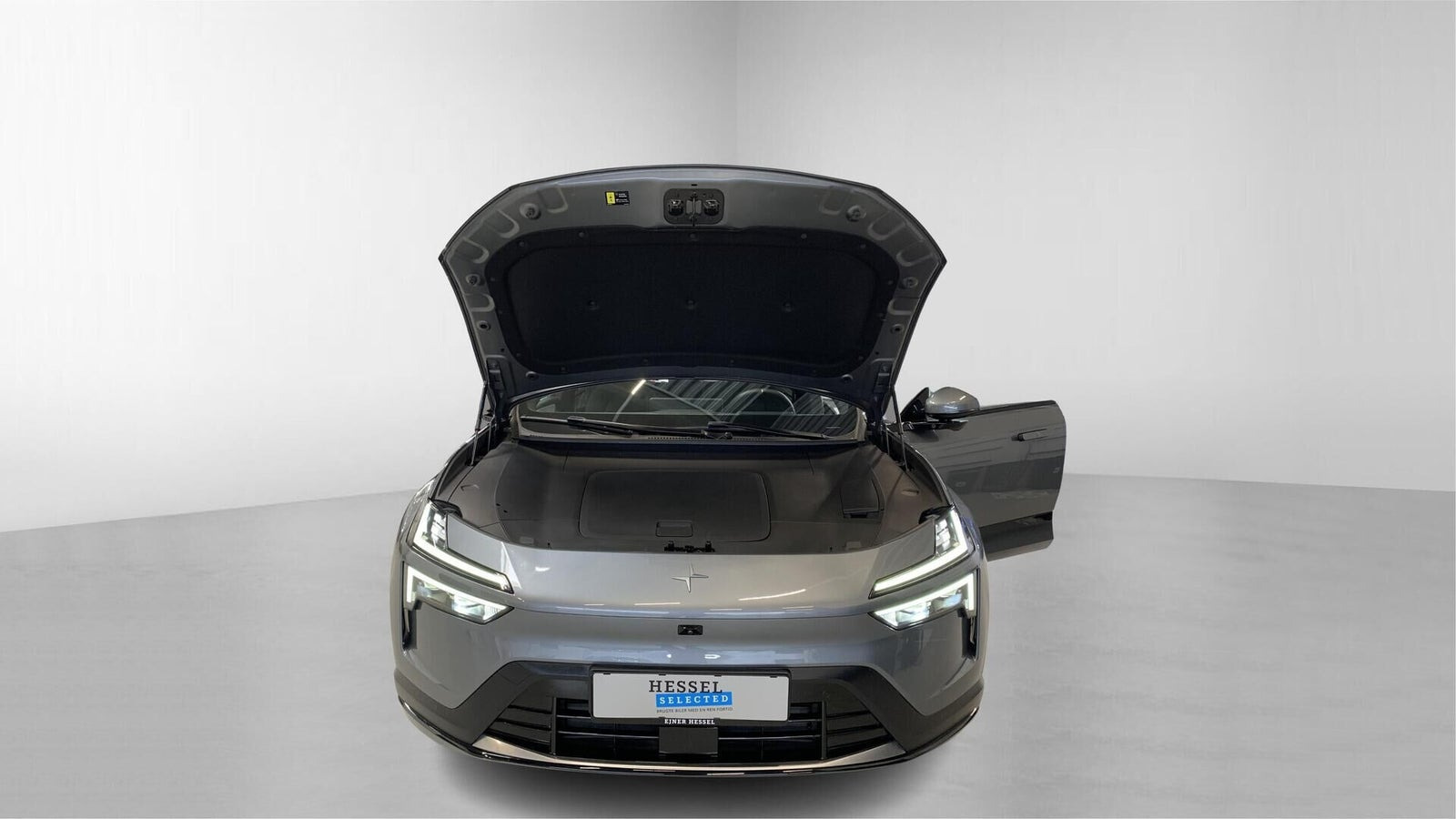 Hvid Polestar 4 fra 2025