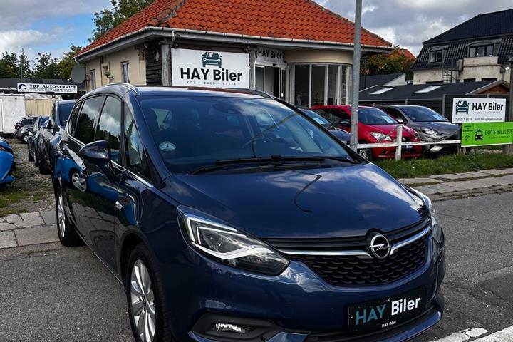 Blå Opel Zafira Tourer fra 2017