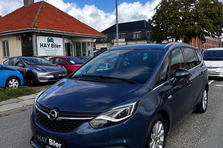 Blå Opel Zafira Tourer fra 2017