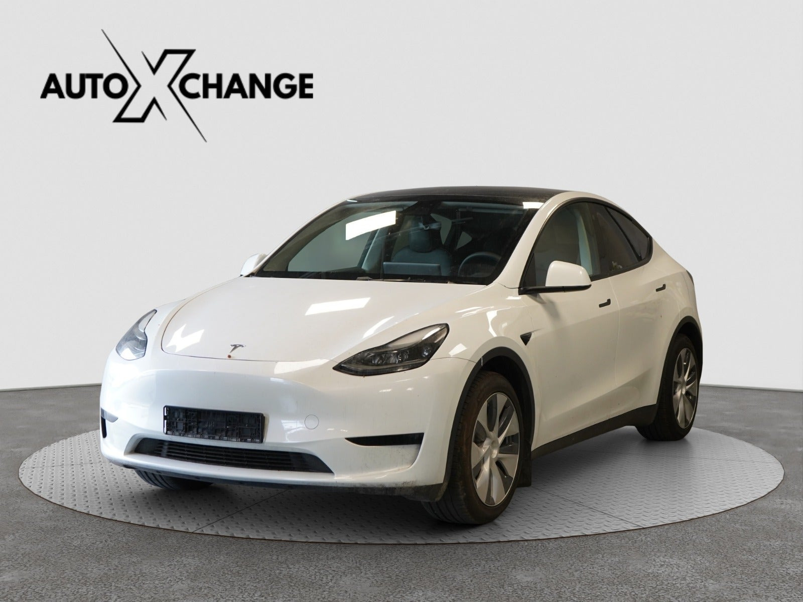undefined Tesla Model Y fra 2024