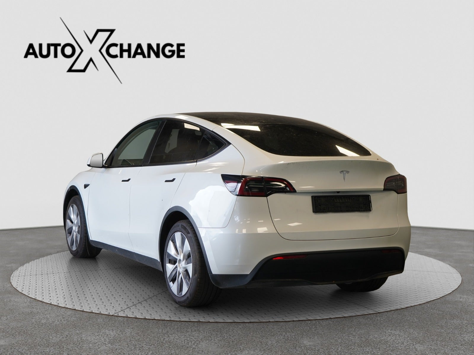 undefined Tesla Model Y fra 2024