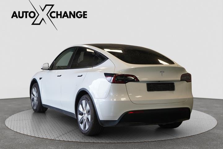 undefined Tesla Model Y fra 2024