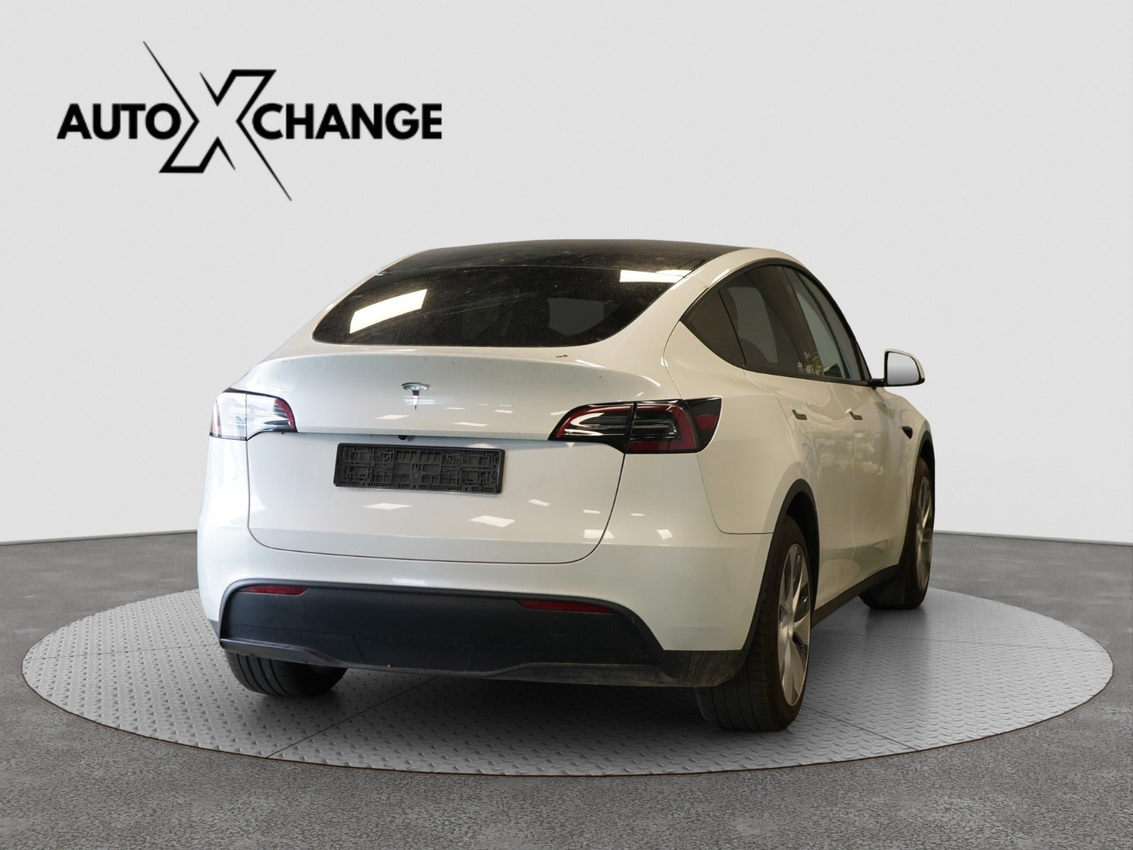 undefined Tesla Model Y fra 2024