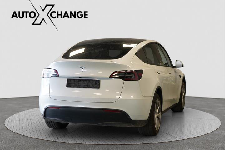 undefined Tesla Model Y fra 2024