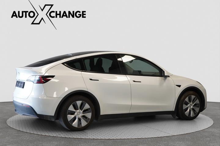 undefined Tesla Model Y fra 2024