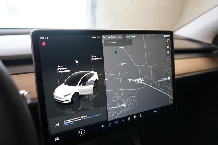 undefined Tesla Model Y fra 2024