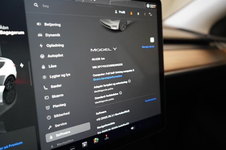 undefined Tesla Model Y fra 2024