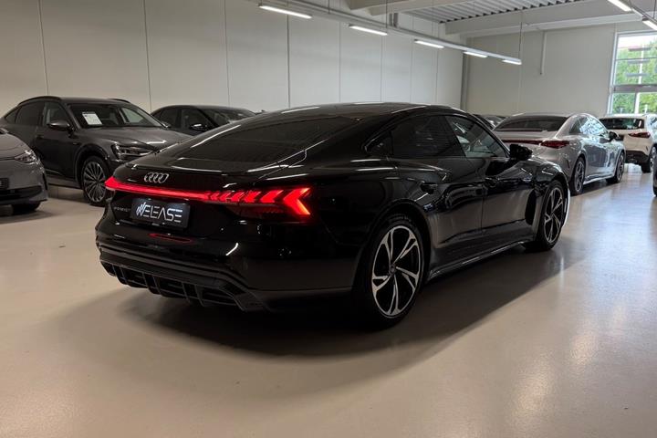 Sort Audi e-tron GT fra 2024
